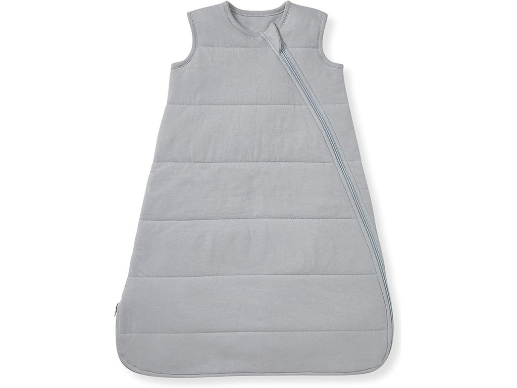 OEM, ODM, and Customized projects for this quilted Slate Grey sleeping bag for baby are supported by our artisanal facility. Production is guaranteed to pass international GOTS and OEKO-TEX Standard 100 requirements.