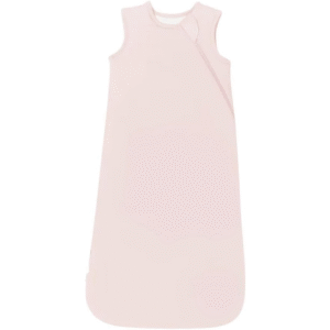 A soft blush pink color gives this sleeping bag for baby a gentle and warm appearance. The sleeveless structure and smooth zipper design make this baby sleeping bag tog easy to wear and remove. Made from 100% cotton, it is breathable, absorbent, and comfortable for baby skin. Customization services are available, and production can meet OEKO-TEX and GOTS standards.