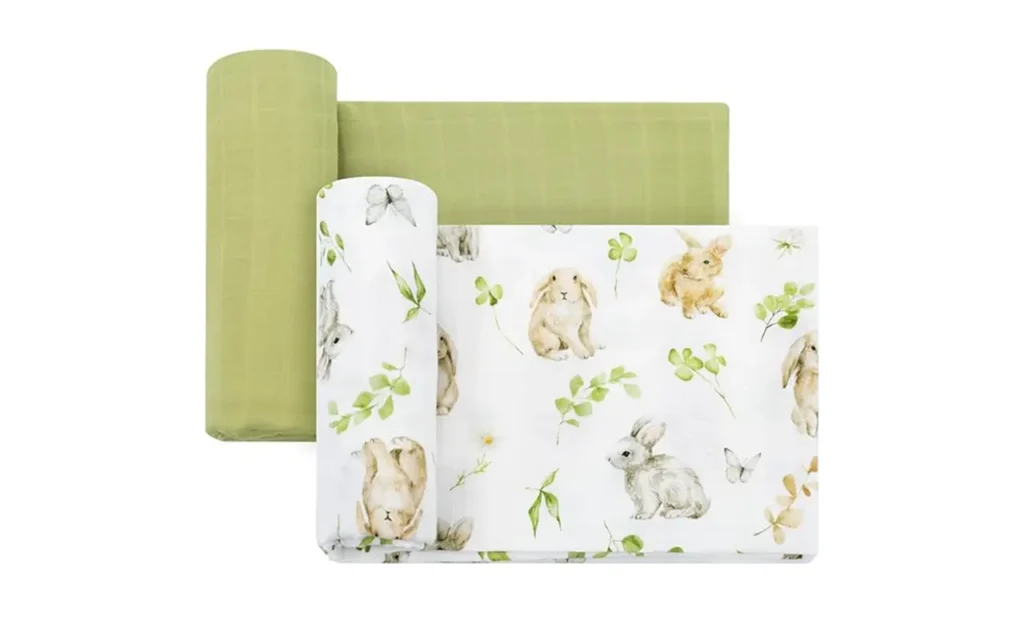 Nature-themed blanket for baby featuring hand-painted rabbits and clover prints with solid meadow green. Highly absorbent and breathable. OEM/ODM custom-ready; guaranteed capable of passing OEKO-TEX/GOTS.
