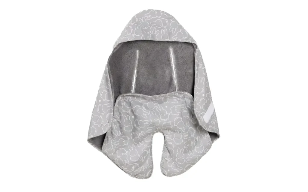 This wrap-style blanket for baby highlights a full grey exterior with charming bunny prints, creating a clean and playful look. The ergonomic leg opening and safety belt slot design ensure easy wrapping and secure positioning. Soft, breathable, and absorbent, it functions as a practical crochet baby blanket for everyday outings.