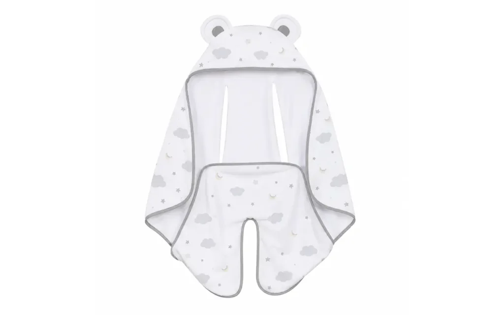 Our White Infant Swaddle Blanket with Safety Belt Slot presents a premium quilted outdoor solution. Our fabric directly integrates an innovative rear opening to accommodate standard stroller restraint straps securely.