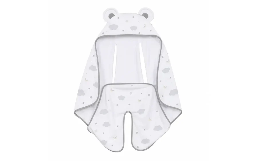 Our White Infant Swaddle Blanket with Safety Belt Slot presents a premium quilted outdoor solution. Our fabric directly integrates an innovative rear opening to accommodate standard stroller restraint straps securely.
