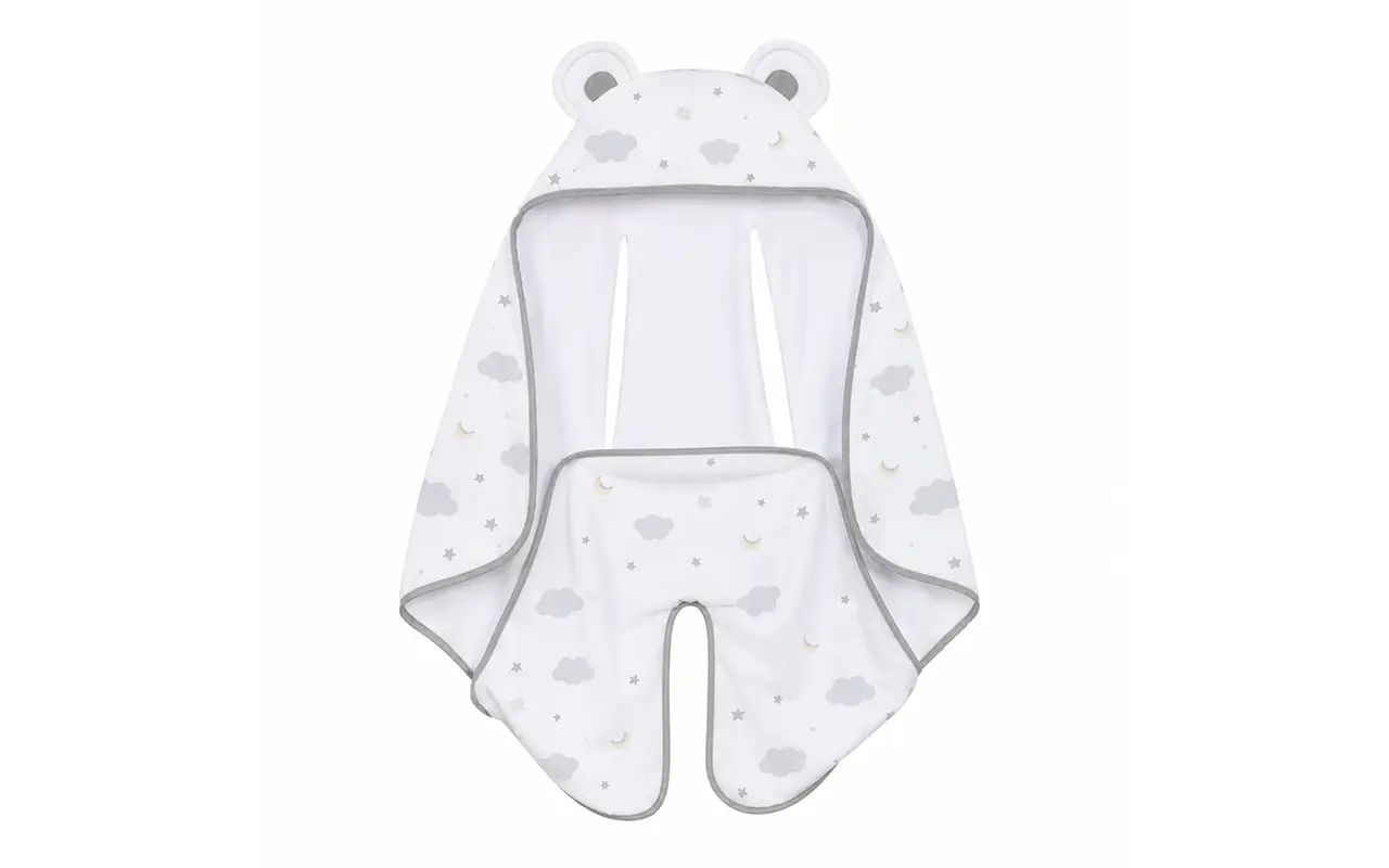 Our White Infant Swaddle Blanket with Safety Belt Slot presents a premium quilted outdoor solution. Our fabric directly integrates an innovative rear opening to accommodate standard stroller restraint straps securely.
