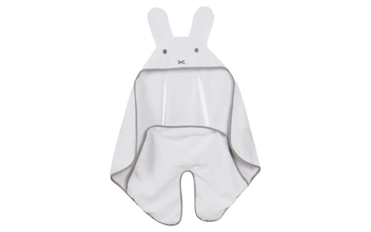 This blanket for baby is presented in a wrapped form, showing its secure fit and cozy coverage. The bunny-ear hood adds a playful detail, while the safety belt slot keeps it functional. Made from 100% cotton, this crochet baby blanket is soft, breathable and gentle on skin. We offer OEM, ODM and customized services and can ensure compliance with OEKO-TEX and GOTS standards.