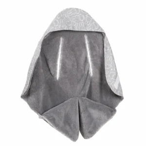This safety belt slot blanket for baby features a calm grey plush interior with a hooded top printed in subtle bunny patterns. Designed for strollers and car seats, it integrates belt openings for secure use. The soft texture enhances comfort while remaining breathable and gentle on delicate skin, making it a practical crochet baby blanket choice.