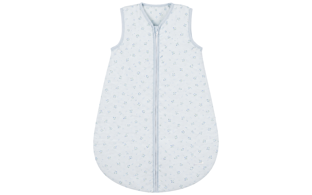 This serene blue sleep sack baby is adorned with minimalist botanical prints on skin-friendly organic muslin. We offer expert OEM, ODM, and customized manufacturing, guaranteeing every unit meets GOTS and OEKO-TEX benchmarks.