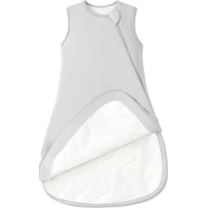 Minimalist Cloud Grey tones meet purely handcrafted 100% cotton in a sleeping bag for baby designed for high absorbency and softness. OEM, ODM, and Customized services are available, with production guaranteed to pass GOTS and OEKO-TEX safety tests.