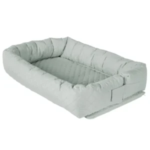 Crafted in Sage Green, this newborn baby lounger offers seamless comfort and a non-toxic 100% cotton touch. Every batch is guaranteed capable of passing GOTS/OEKO-TEX; full OEM, ODM, and Customized services provided.