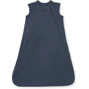 Deep midnight navy provides a bold, professional aesthetic for this purely handcrafted sleeping bag for baby. Professional B2B partners can access OEM, ODM, and Customized support, with production guaranteed to pass GOTS and OEKO-TEX certifications.