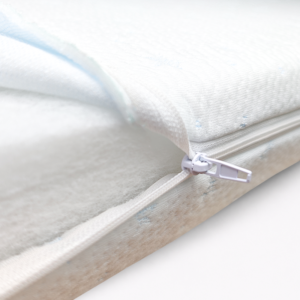 The removable cover on our baby crib mattress uses a durable, concealed metal zipper for effortless sanitation and removal. This setup satisfies rigorous commercial wholesale durability standards.